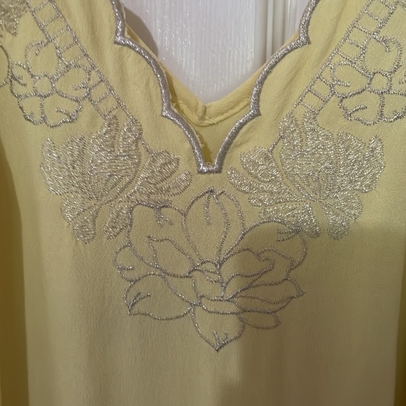 NWT. Maurice’s Medium yellow spaghetti strap v neck blouse - Picture 4 of 9